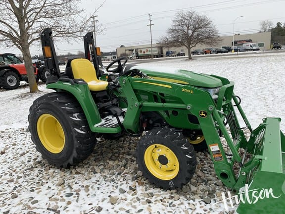 2025 John Deere 3038E Equipment Image0