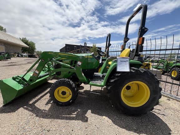 Image of John Deere 3038E equipment image 3