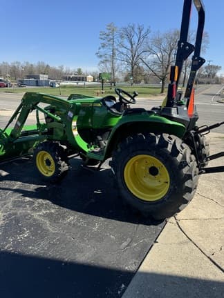 Image of John Deere 3038E equipment image 3