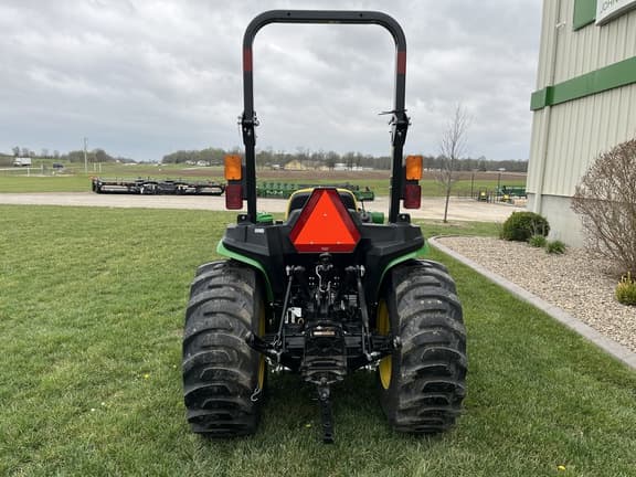 Image of John Deere 3038E equipment image 3