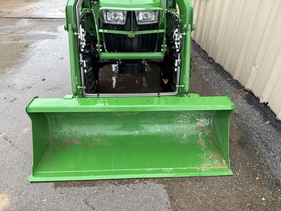 Image of John Deere 3038E equipment image 2