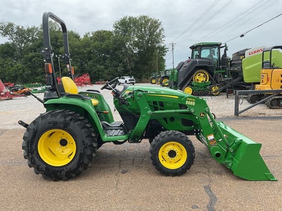 Image of John Deere 3038E equipment image 4