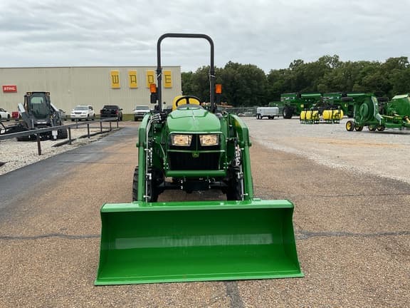 Image of John Deere 3038E equipment image 2