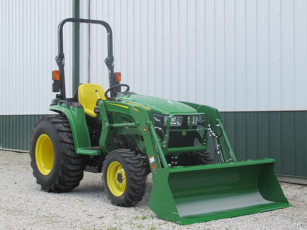Image of John Deere 3038E Image 1