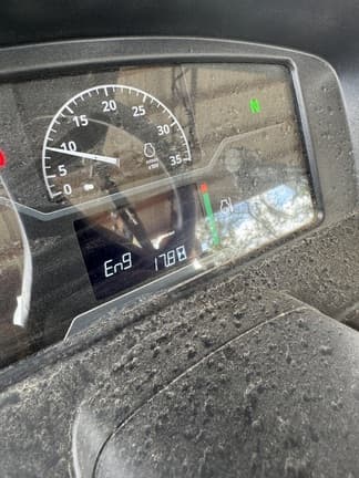 Image of John Deere 3038E equipment image 4