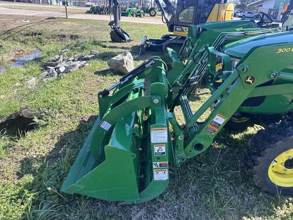 Image of John Deere 3038E equipment image 3