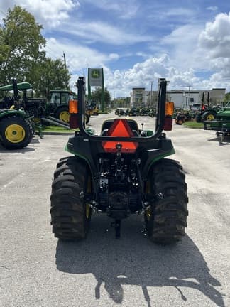 Image of John Deere 3038E equipment image 3