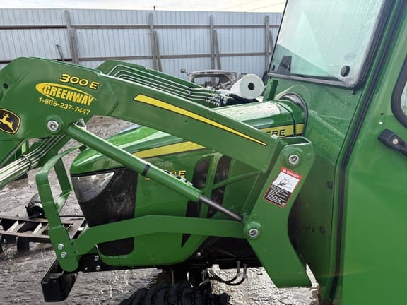 Image of John Deere 3038E equipment image 2