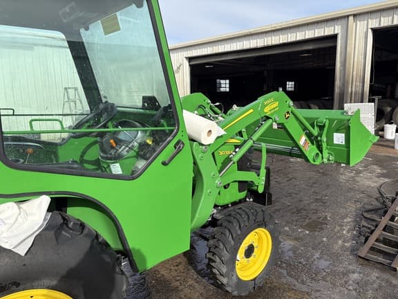 Image of John Deere 3038E equipment image 1