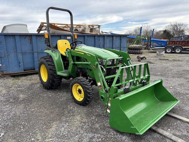 Image of John Deere 3038E equipment image 1