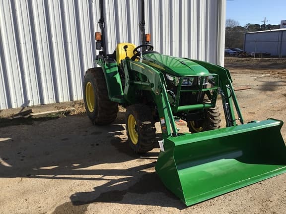 Image of John Deere 3038E equipment image 2