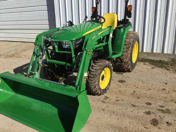 Image of John Deere 3038E equipment image 4