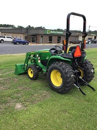 Image of John Deere 3038E equipment image 3