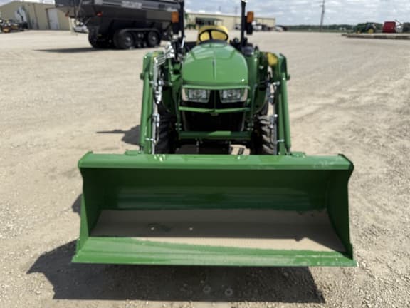 Image of John Deere 3038E equipment image 2