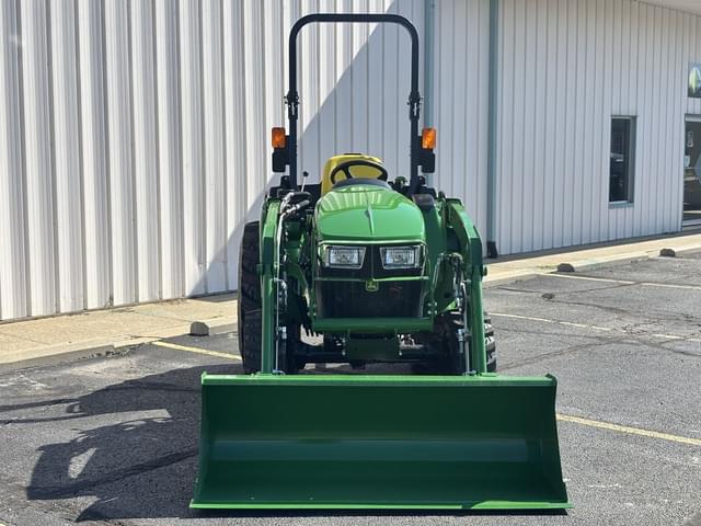 Image of John Deere 3038E equipment image 2