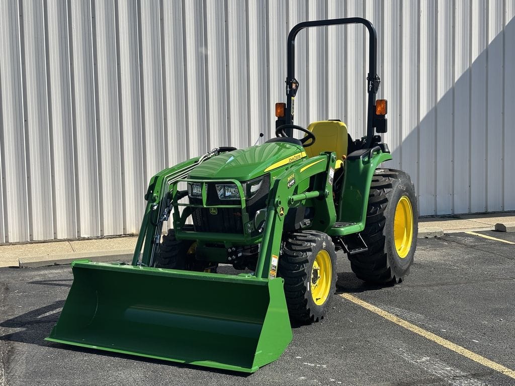 Main image John Deere 3038E