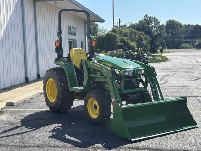 Image of John Deere 3038E equipment image 3