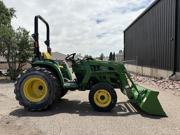 Image of John Deere 3038E equipment image 2