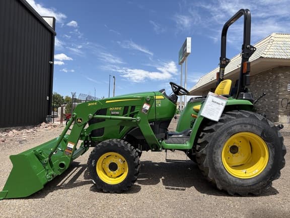 Image of John Deere 3038E equipment image 4