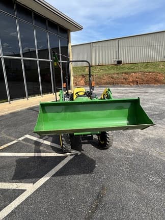 Image of John Deere 3038E equipment image 4