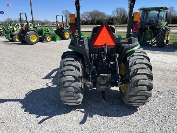 Image of John Deere 3038E equipment image 3