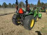 Image of John Deere 3038E equipment image 4