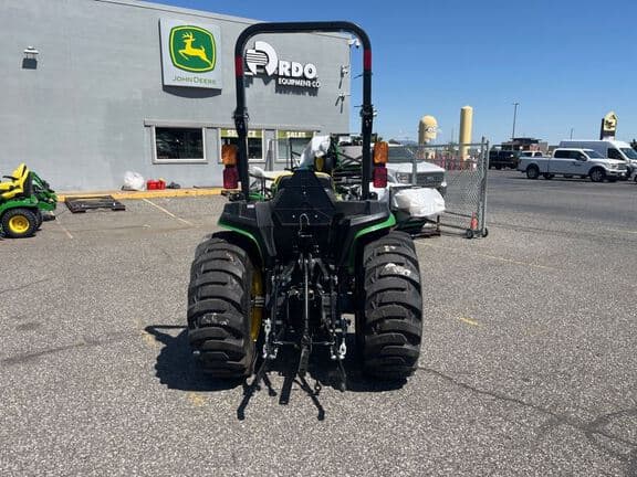 Image of John Deere 3038E equipment image 3