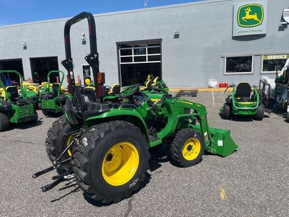 Image of John Deere 3038E equipment image 2