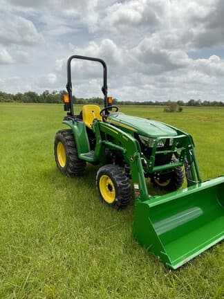 Image of John Deere 3038E equipment image 3