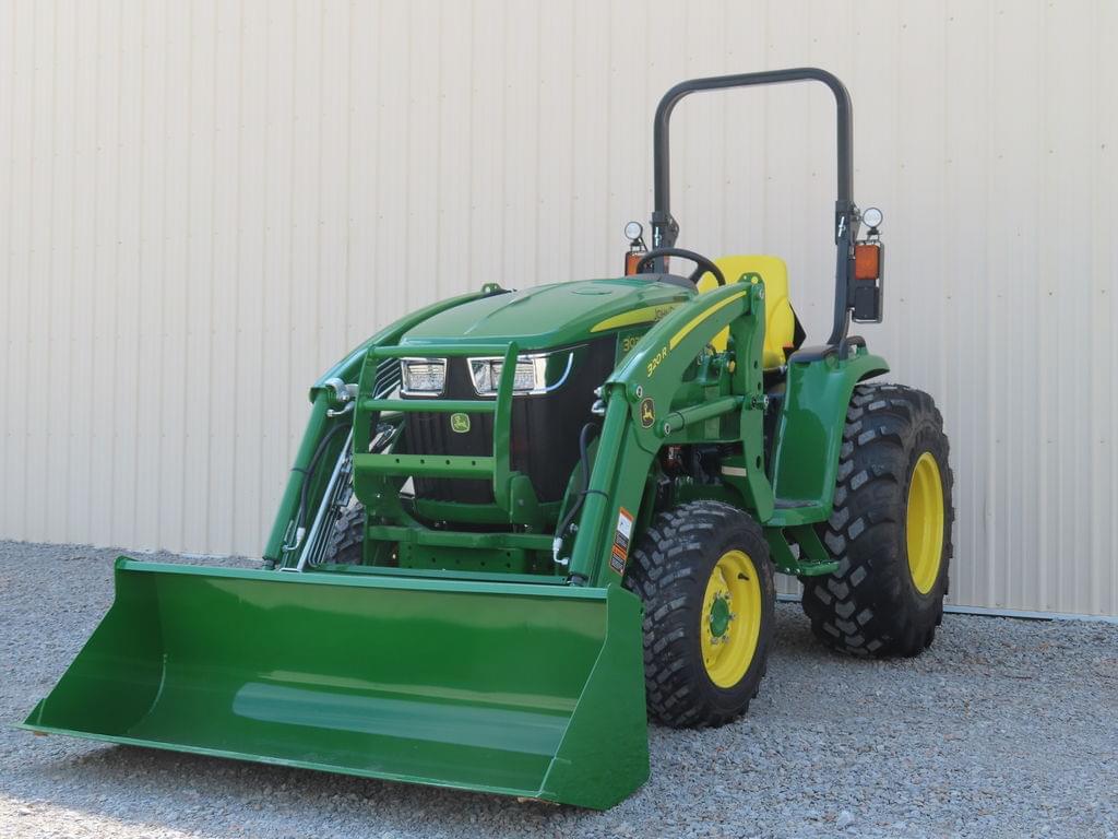 Image of John Deere 3039R Image 0