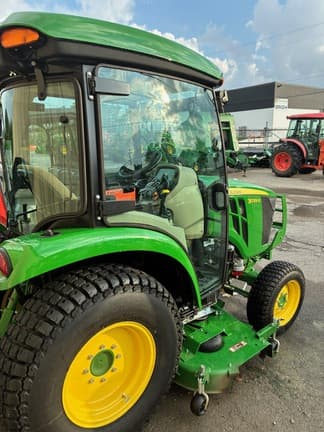 Image of John Deere 3039R equipment image 2
