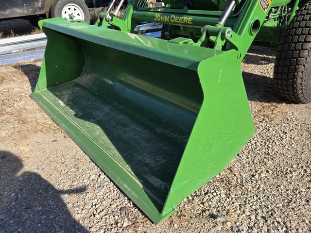 Image of John Deere 3039R equipment image 3
