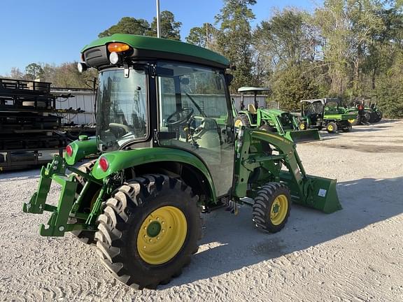 Image of John Deere 3039R equipment image 4