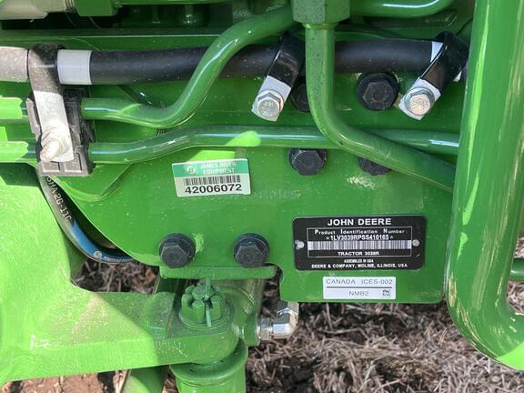 Image of John Deere 3039R equipment image 4