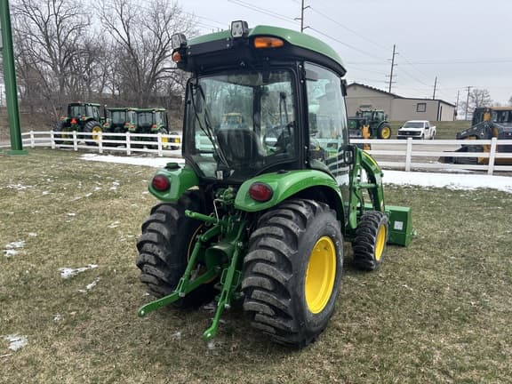 Image of John Deere 3039R equipment image 4
