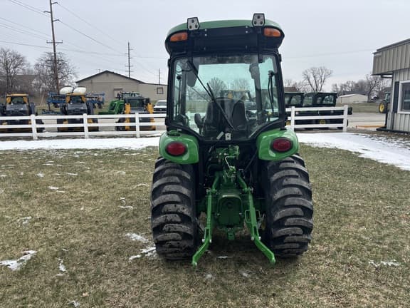 Image of John Deere 3039R equipment image 3