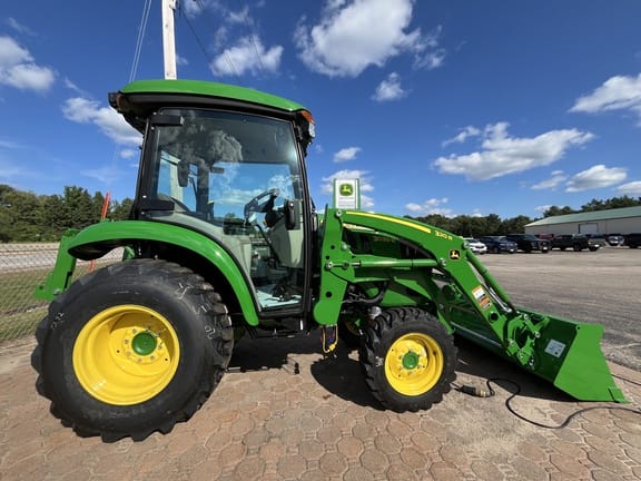 2025 John Deere 3039R Equipment Image0