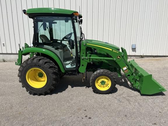 Image of John Deere 3039R equipment image 2
