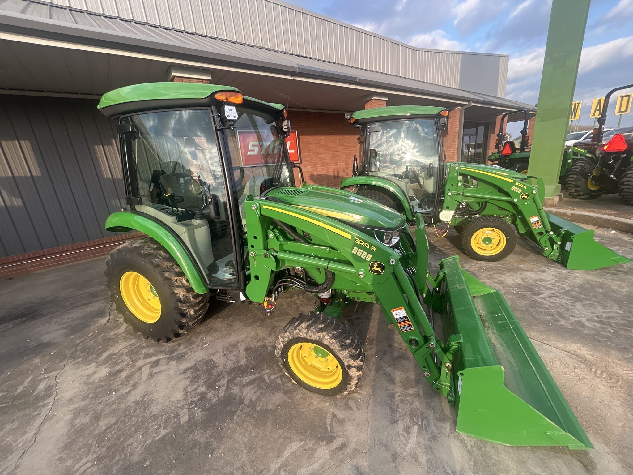 2025 John Deere 3039R Equipment Image0