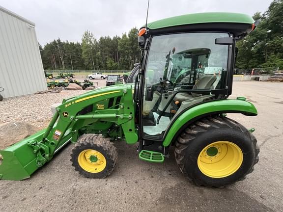 Image of John Deere 3039R Image 0