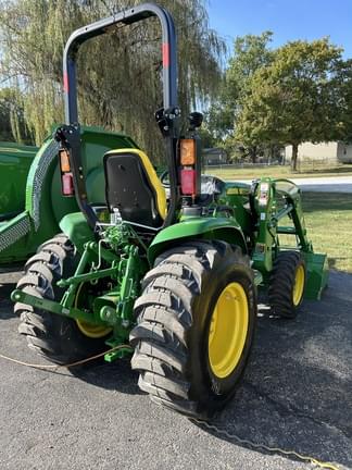 Image of John Deere 3039R equipment image 2