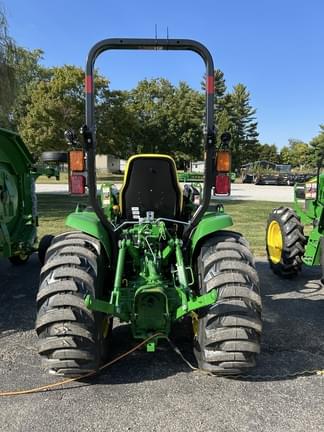 Image of John Deere 3039R equipment image 3