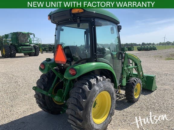 Image of John Deere 3039R equipment image 4