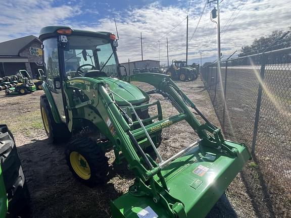 Image of John Deere 3039R equipment image 2