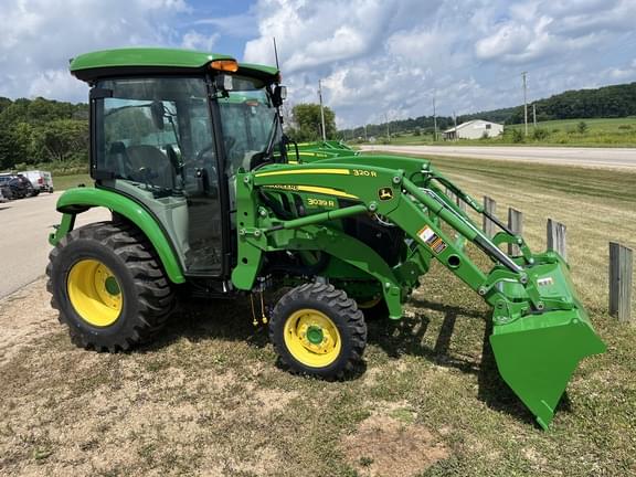 Image of John Deere 3039R equipment image 1