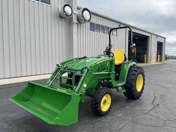 Image of John Deere 3039R equipment image 2