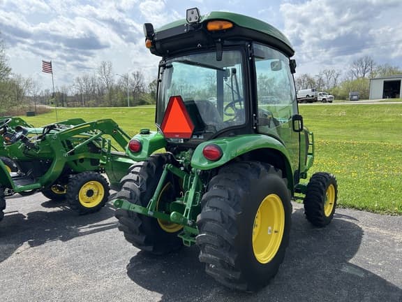 Image of John Deere 3039R equipment image 4