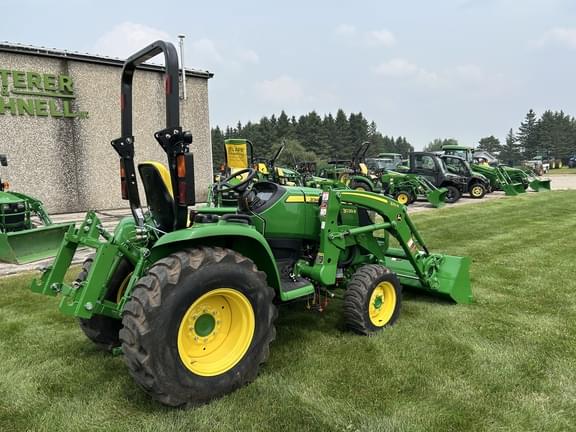 Image of John Deere 3039R equipment image 1