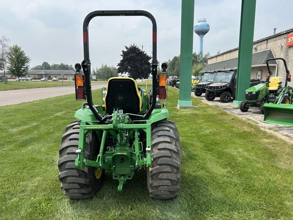 Image of John Deere 3039R equipment image 4