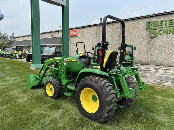 Image of John Deere 3039R equipment image 2